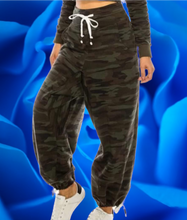 Load image into Gallery viewer, Cameron Camo Joggers